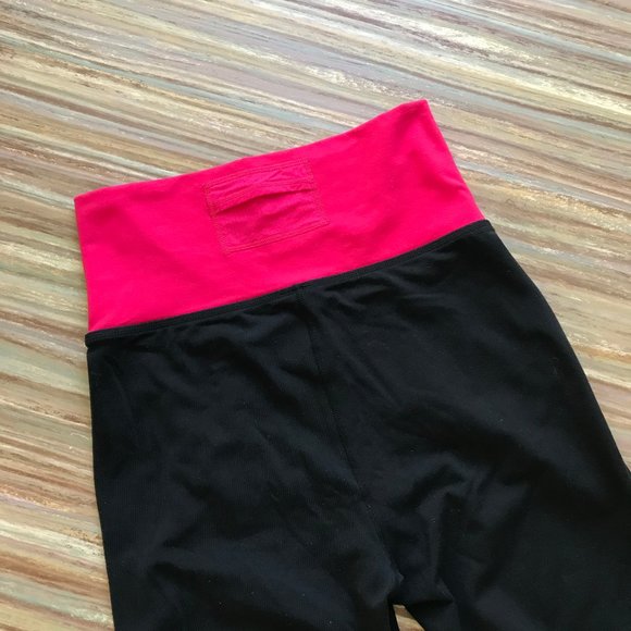 Lululemon Stir It Up Black & Pink Stirrup Pants w/ Pleated Waist Stirrup Joggers - Picture 10 of 12